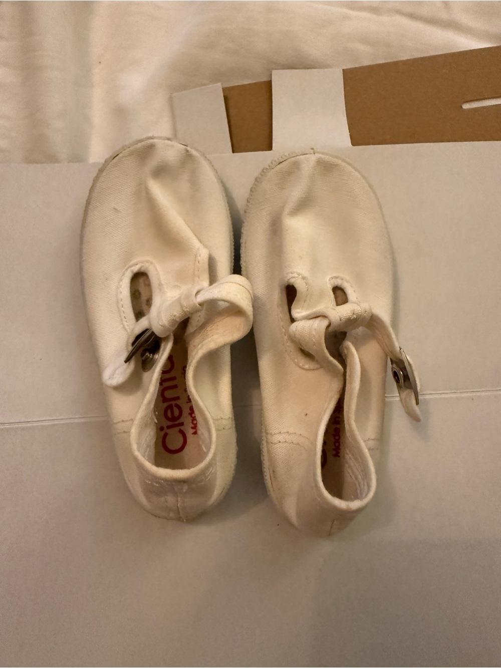Cienta Off-White Canvas Mary Jane Shoes with Buckle